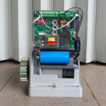 FOTO TAMPAK DALAM SLIDING GATE OPENER 1600 KG PINTU PAGAR PINTAR GPROX-LED1600 FULLSET NEW