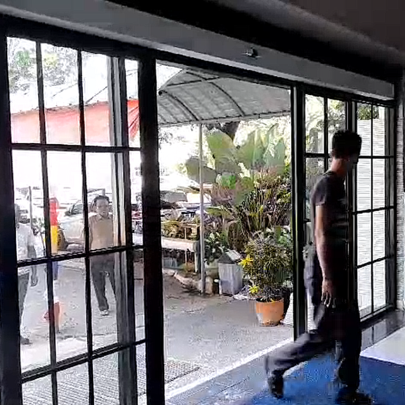 Foto Pemasangan Sliding Door 250 kg SMP Al-Ahzar Cikarang