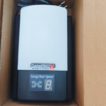 FOTO TAMPAK DEPAN GATEPRO X SMART GARAGE DOOR OPENER GPROX-GD150 KAPASITAS 150 KG FULLSET
