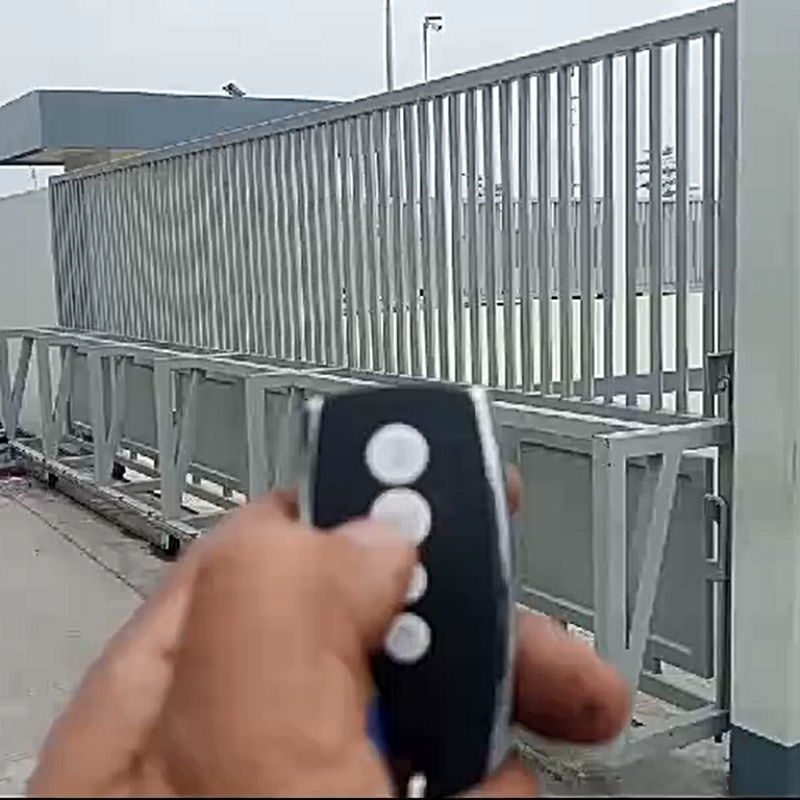 Foto Instalasi Sliding Gate GPROX-LED2000 di Purwakarta