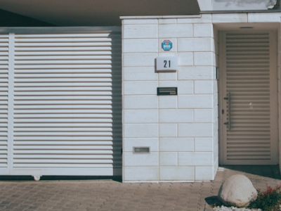 Hal yang Harus Dipertimbangkan Sebelum Pasang Sliding Gate Otomatis